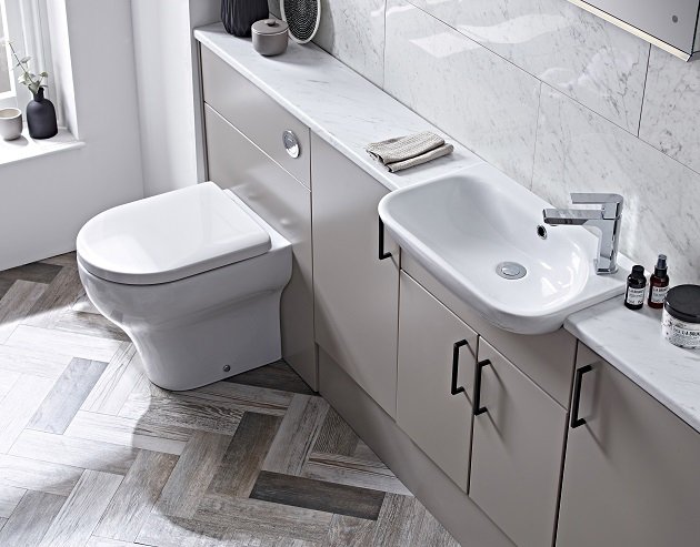 Is it time for a change? Check out this great article with tips on updating your #bathroom without breaking the bank ow.ly/W0Zu309Yq9f