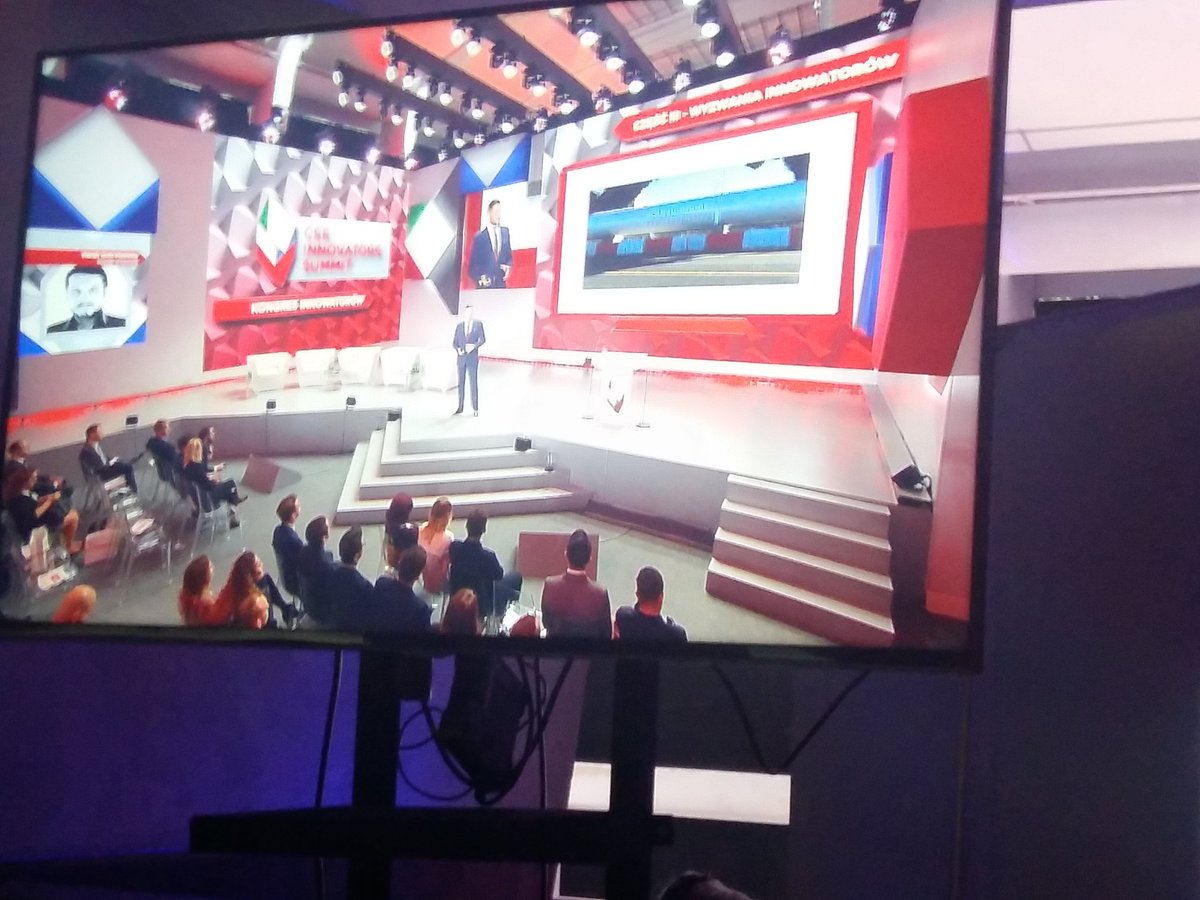 SzymAugustyniak's tweet photo. @marekgutt-mostowy wow #CEEInnovatorsSummit #Hyperloop #Euroloop w Polsce ma realne przesłanki https://t.co/HVJmcZEskw