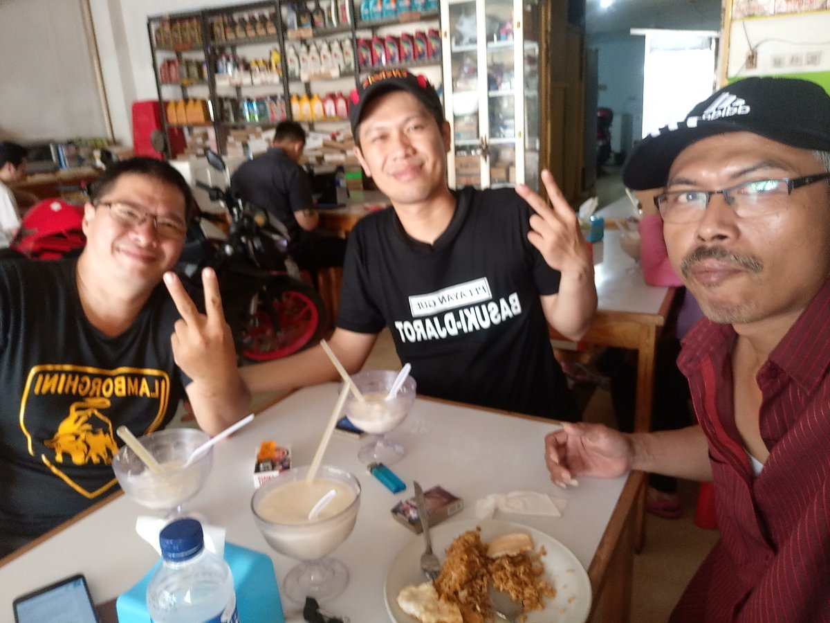 SGpsmg's tweet photo. #Boservan #kicau_saya #Arifin_putra #satyosam #Roniepermana  #dp0 #tyia_liem2578 #rinimanise #paulautomo #suntisundari https://t.co/f1ZpRToCpL