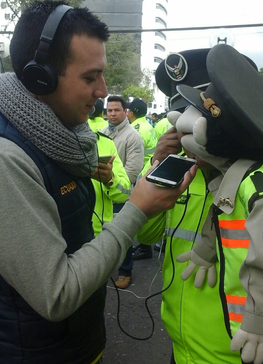 PoliciaEcuador tweet picture