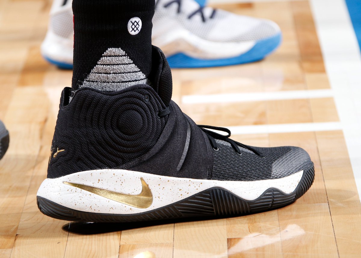 kyrie 2 black gold