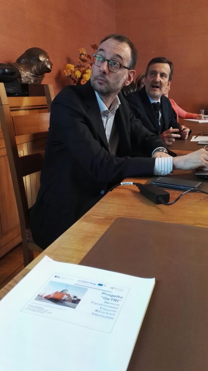 GhiringhelliGio's tweet photo. Presentazione del progetto #Getri per il #trasportointermodale #inerti a #Regioinsubrica #Interreg #italiasvizzera https://t.co/GxMJHAWVwa