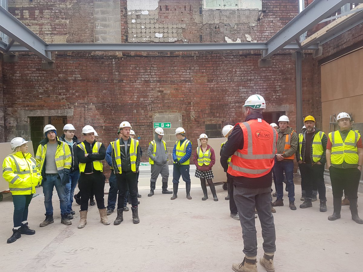 First of the <a href="/OpenDoorsWeek/">Open Doors Week</a> tours.  Great turn out!