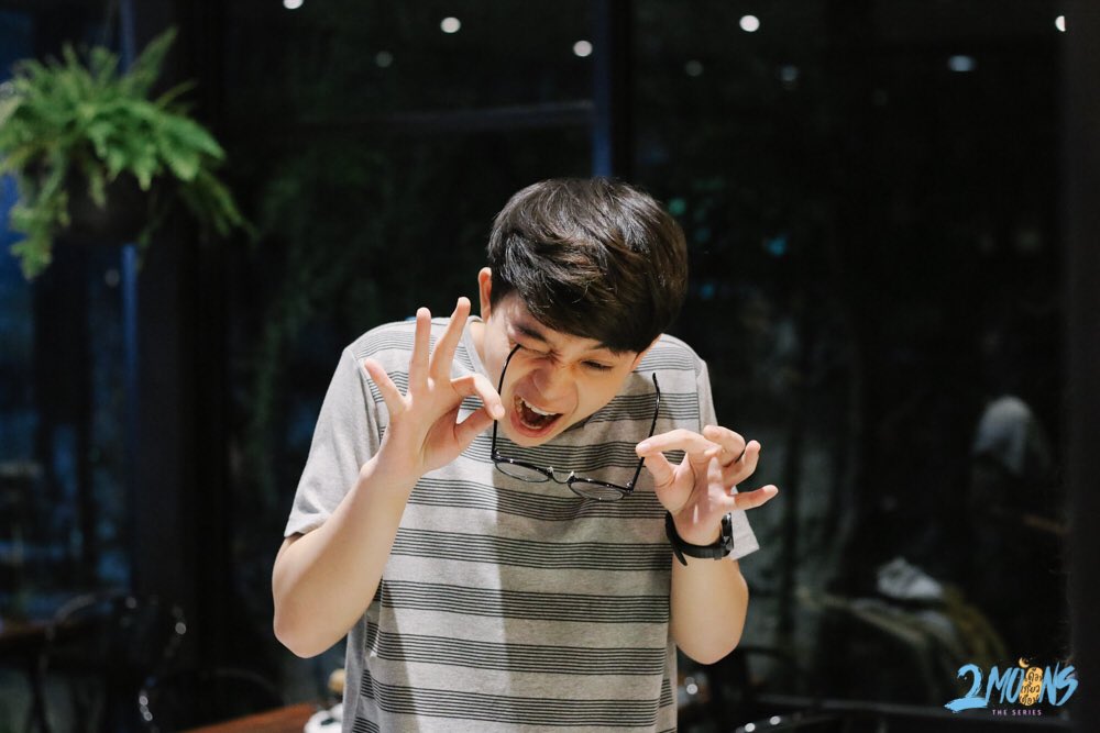 motive_village's tweet photo. #เดชๆแม่เรียกไปกรอกน้ํา มาเล่นตลกอะไรแถวนี้ 😂😂 #เดือนเกี���ยวเดือน #2Moonstheseries https://t.co/8ezvJCt5Rx