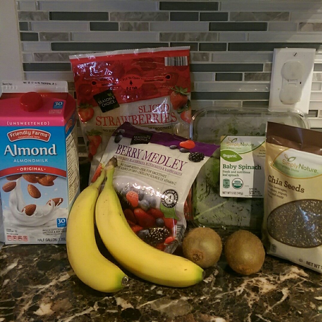 run_bieber_run's tweet photo. Morning smoothie ingredients😁 #getbettereveryday #nutrition #yumyum #triathlon #cycling #running #fitlife https://t.co/4e5YwI2yXT