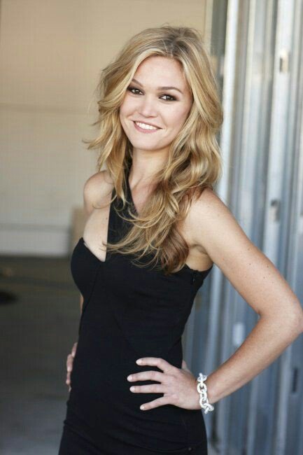 Happy Birthday to the enchanting Julia Stiles, born March 28th, 1985, in New York City. 