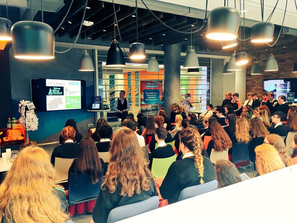 MariaWalshEU's tweet photo. .@lLindylou1 @PatCarrollTouch speak to 75 students at #WorkbenchLimerick to celebrate Get Online Week 👍📲 https://t.co/SRyGCX3haG