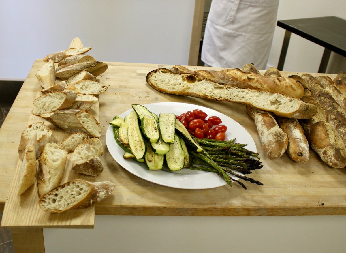 breadstoneovens's tweet image. Our #BreadMakingClass was a huge success! #BreadStoneOvens #BakingBread #WoodFiredBaking #DallasCookingClass #WoodFiredCookingClass