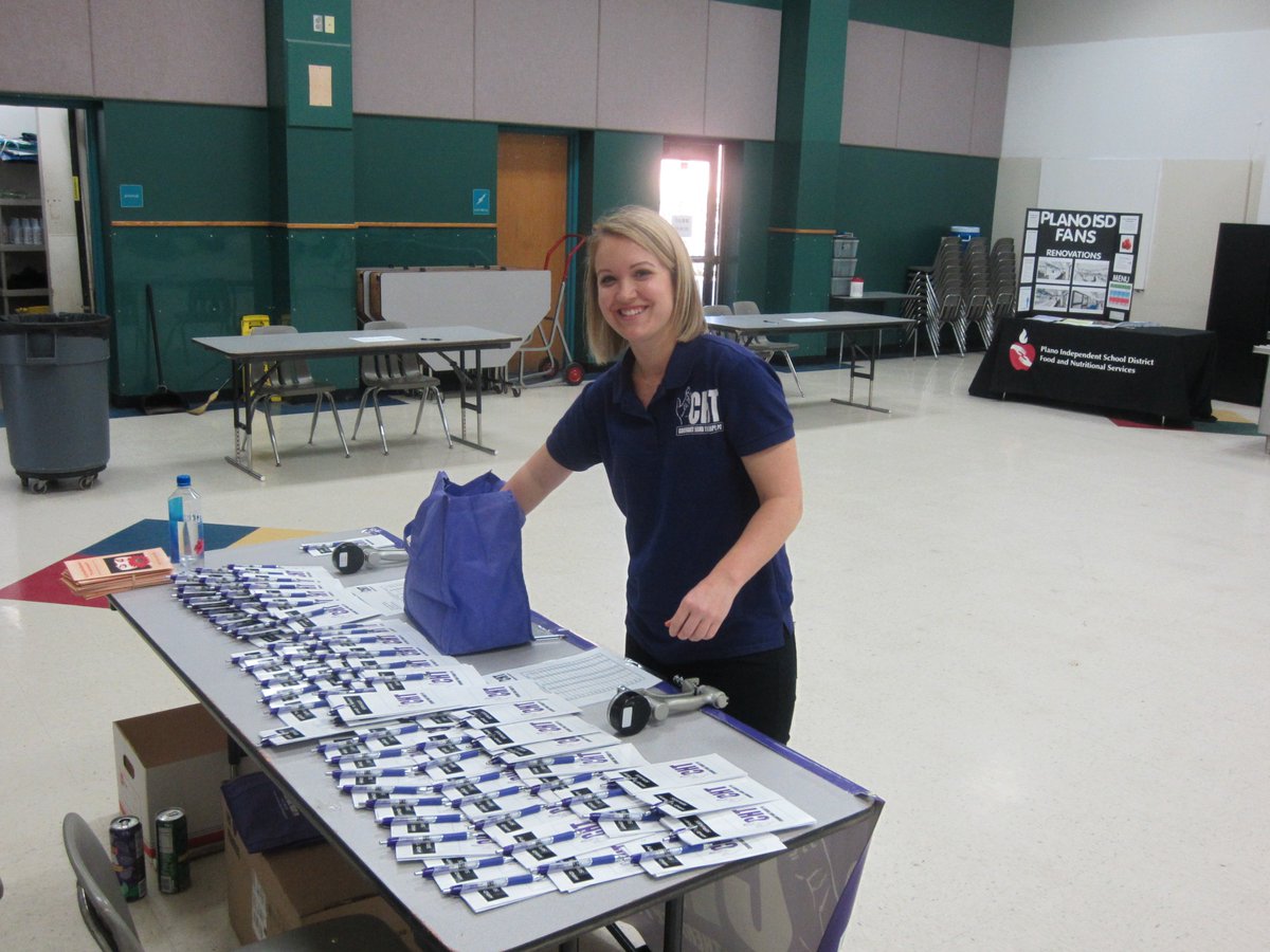 CHT_Plano's tweet photo. CHT Community Service: 
3 of our employees, Hollie Morris, Cynthia Noris, &amp; Oliver Serrano volunteered at the Hagar Wellness Fair last week! https://t.co/Sk811Pf5gI