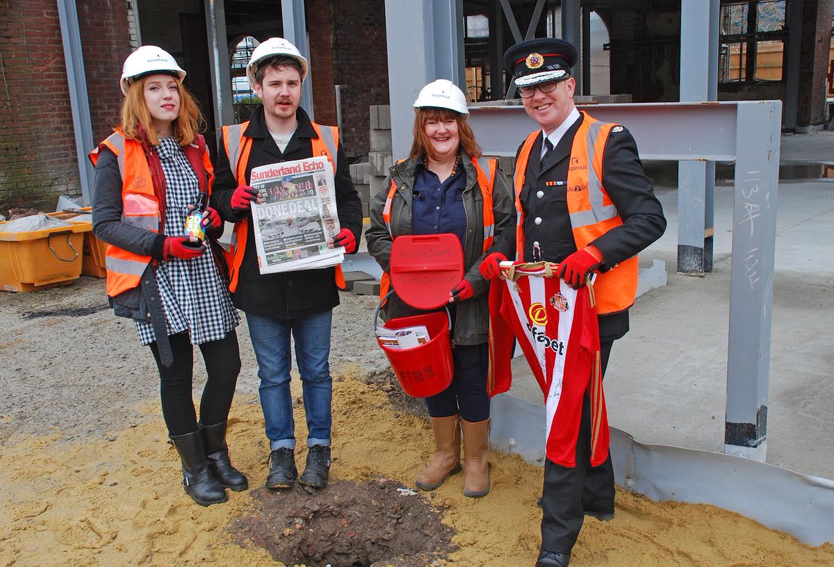 KatyJourno's tweet photo. A copy of @SunderlandEcho and a signed @SunderlandAFC strip among time capsule items at new Fire Station development
https://t.co/tnjXRYyYGQ https://t.co/bRqDoH8xfk