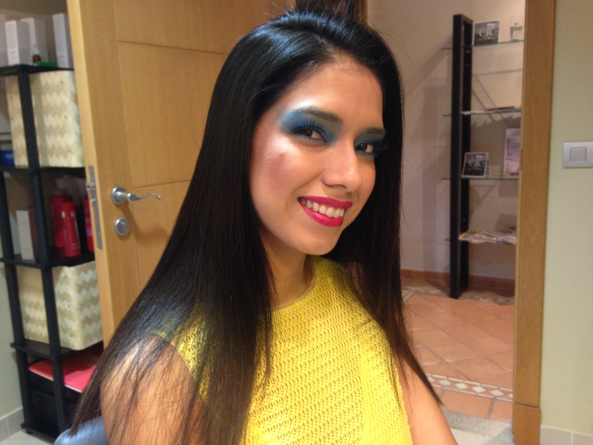 Hoy nos ha visitado el programa A Revista, de la <a href="/TVGalicia/">TVG</a> . <a href="/CRodriguezVigo/">Carmen Rodríguez</a> ha dado las claves para maquillarnos esta primavera! #CR