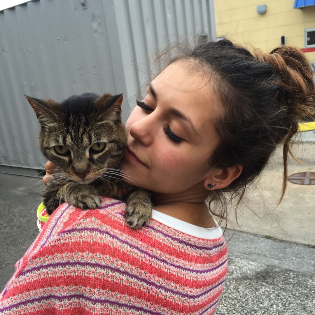 RIP - Nina Dobrev posts touching tribute to her late cat 😿 --> buff.ly/2mMt5mP
