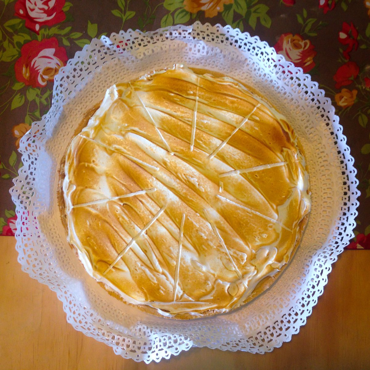 frida_kfe's tweet photo. Buenos días, dulzuras! Hoy amanecimos antojados de pie de limón. ¿Alguien más? 🐷🐷🐷 https://t.co/34QHKpuJs1