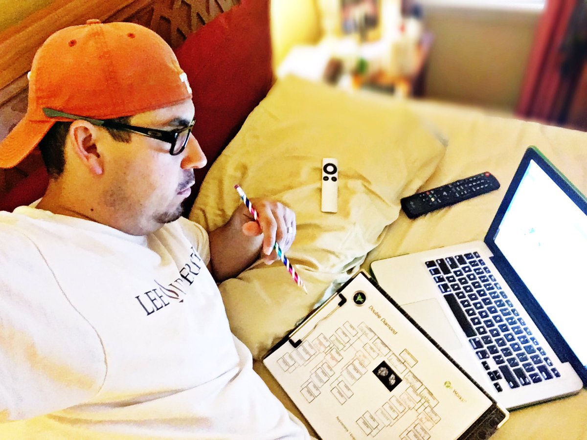 MexiGingerDad's tweet photo. Up and at'em! Got ESPN on in the background and the financial freedom and future of my team in front of me. #LoveMyOffice #JoinMe #NotInBed😂 https://t.co/4phCvz5T7B