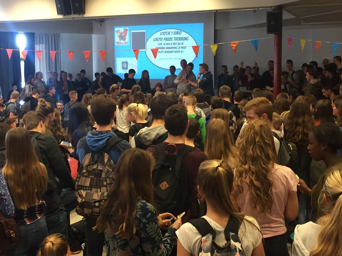 laminderhoud's tweet photo. JFC-leerlingen halen in 1 dag ruim €4000 voor Afrika op. Trots op onze leerlingen. #Fontanus https://t.co/cC8ivI73N8