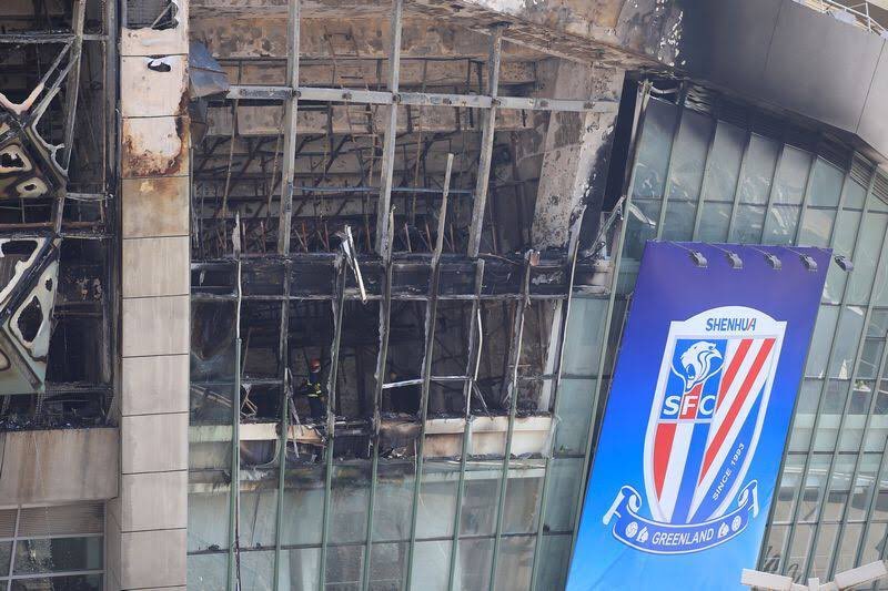 MorganaCorti's tweet photo. #shanghaishenhua Lo stadio dello #Shanghai รจ andato in fiamme #chinesecup #cina #shanghai https://t.co/dwVQTDYgUk https://t.co/106Q4422e9