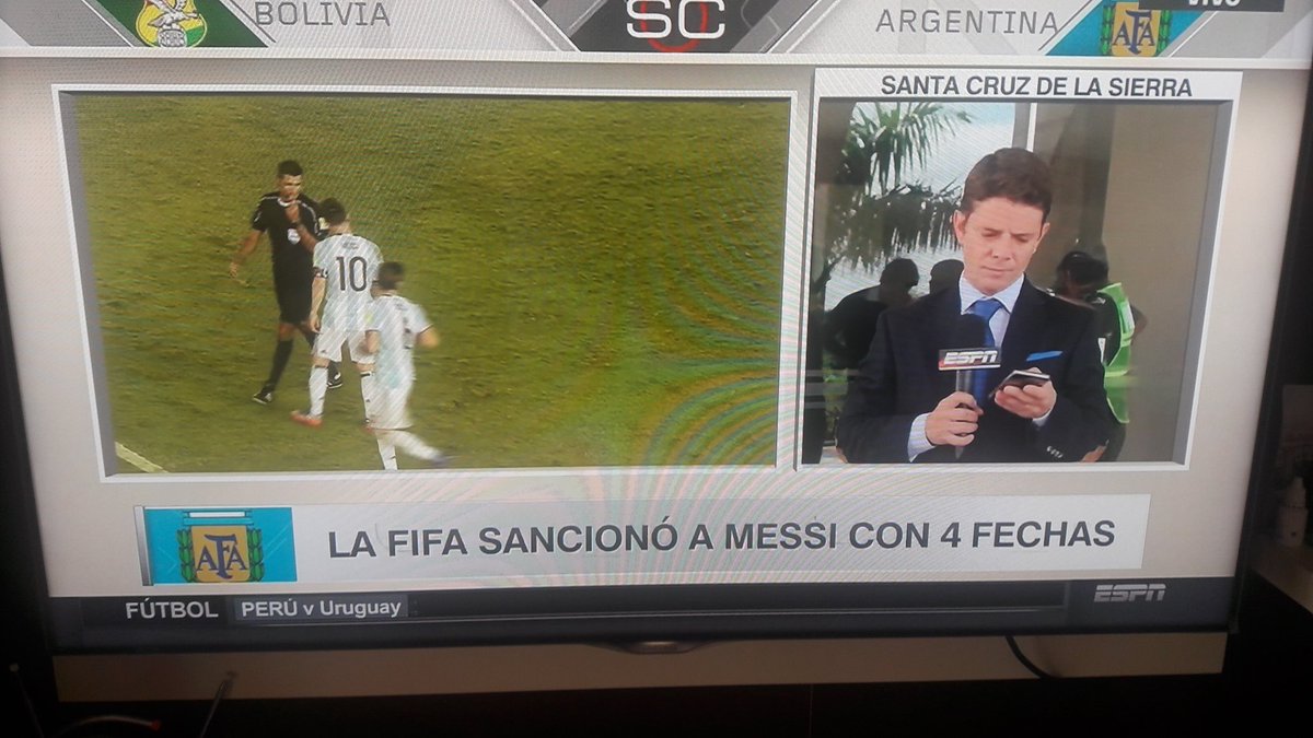 Ever5V's tweet photo. Sancionan de oficio a #Messi #4fechas #FIFA
Quien se quejo si el arbitro no dio informe de nada ? https://t.co/dgDCqgQhIT
