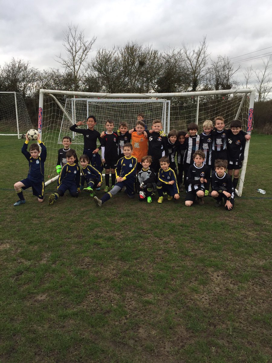 OxfordshireFA's tweet photo. Respect Weekend Success!
#GiveThemAHand
Thank you for all your support!
Click the link below to find out more!
https://t.co/hKVPckJ2PW https://t.co/WweHbIDLFx