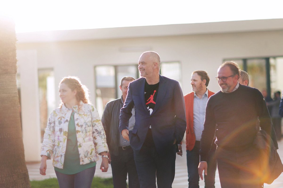 Ministrja e Mirëqenies Sociale dhe Rinisë znj. Olta Xhaçka, bashkë me KM z.Edi Rama, nënshkruan me Bashkinë e Vlores, Paktin Kombëtar Social