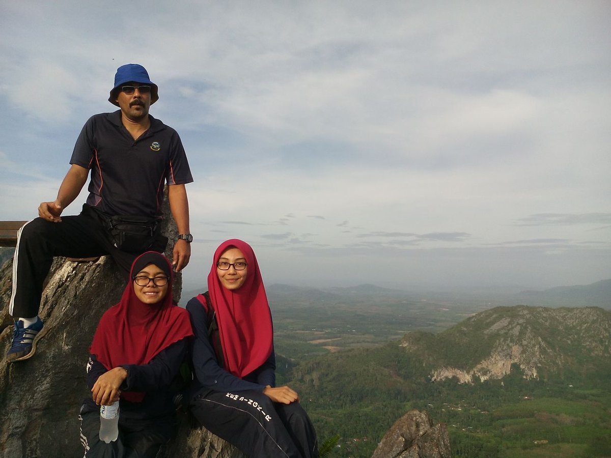 afizarahman95's tweet photo. Throwback sikit la gunung baling 😋 #rahmans https://t.co/z405cYEuA9