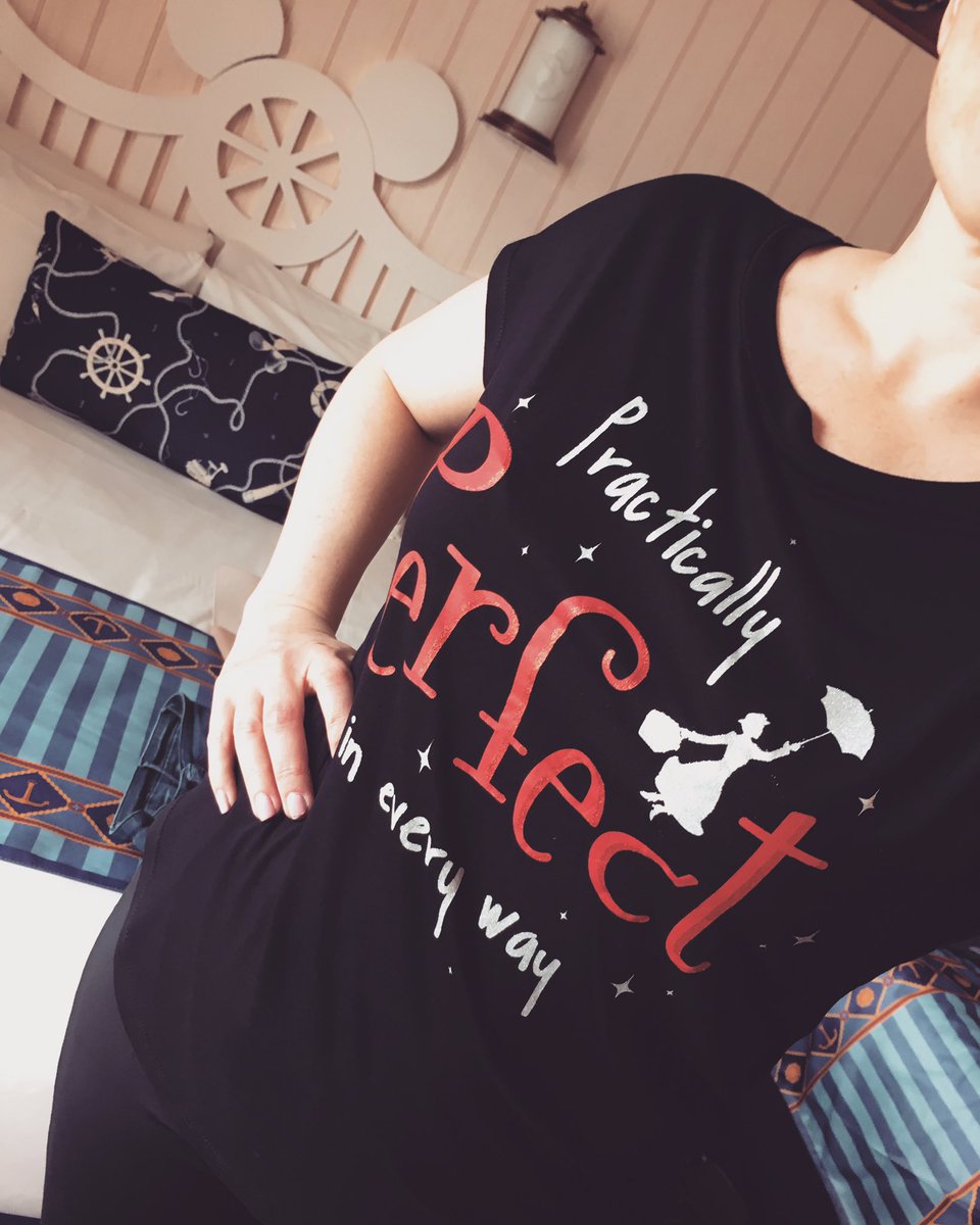 When you forget your running kit at  <a href="/Disneyland/">Disneyland Resort</a> @mi_forums #pacelikepoppins 😊😂