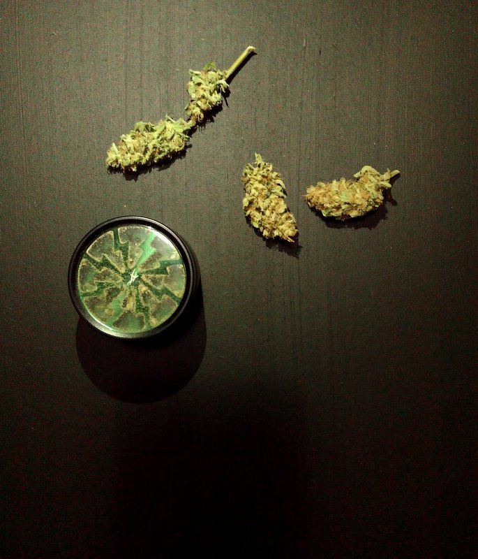 bcn_green's tweet photo. Its Sunday !!!
What u smoking in your blunt ?

#smoking #dank #barcelona #marijuana 
#potent #cannabis #blunt #420bcn
#weedlove #420life https://t.co/pdmi4o4Ky9