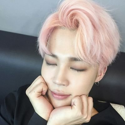 ChloeRJScott's tweet photo. @bts_bighit 💜We love you Jimin! Stay strong hun!~ #weloveyoujimin #BTS https://t.co/srq9Lct0sK