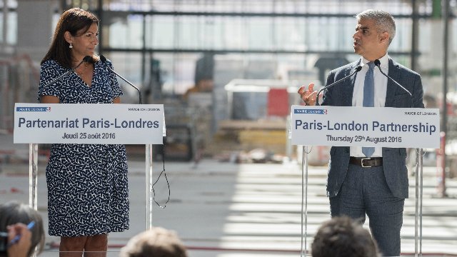 Our biz teams <a href="/L_PBusiness/">London & Partners</a> @gotogrow_london are in Paris @mayoroflondon announcing new partnerships #londonisopen bit.ly/2nHVzxt