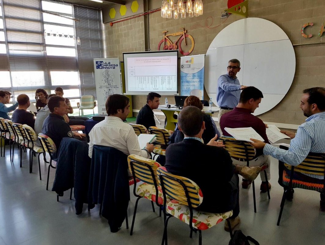 leonsotojj's tweet photo. Hoy en @Ceeict se respiraba a #emprendimiento e #innovación @infoRMurcia @EUREKA_NETWORK @eoi @AulaEmpresaCt https://t.co/5dBtn4WPfC