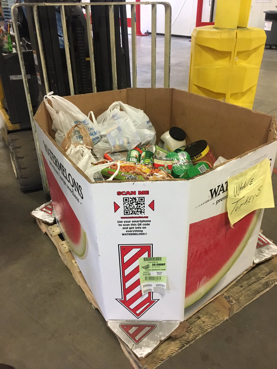 psb_JONSCLUB's tweet photo. JoN's club collected 434 pounds of food for the Second Harvest Food this past weekend!! Thank you to all who volunteered 💃🏼🥇🎉 https://t.co/Ue3njD0g2z