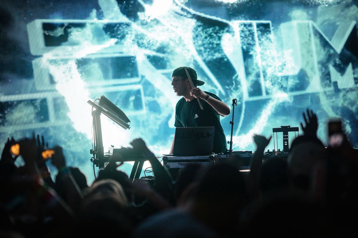 AllTrapNation's tweet photo. If you haven't seen @ILLENIUMMUSIC play a live Trap Nation show... have you really lived though? https://t.co/bgRedOPdVq