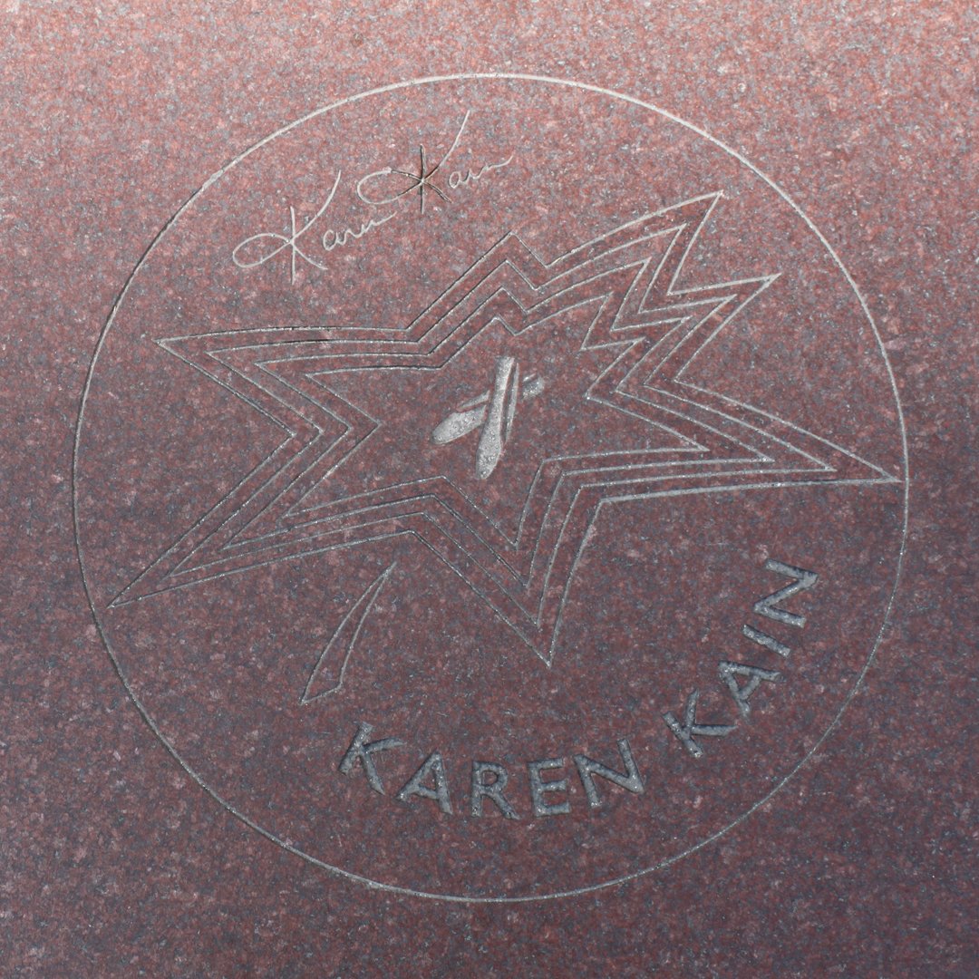 Happy birthday to 1998 Canada\s Walk of Fame Inductee Karen Kain. 