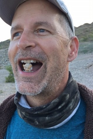 AZOutback's tweet image. Breakfast of champions! AZ prospector scores beautiful gold/quartz specimen while testing the new Nugget Finder 14x9” Evolution Coil!