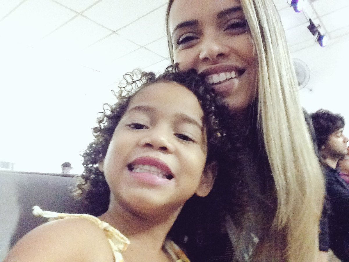meddeirosamanda's tweet photo. Eu tenho a melhor família do mudo!!!!! #MinhasCrianças #AmoresDeVida #DouAVida https://t.co/R84JTpfblH