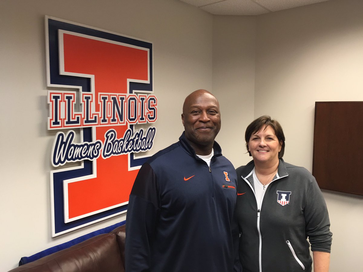 IlliniAD's tweet image. Introducing @LovieSmith to @CoachUnderwood and @coachfahey! Powerful leadership for @IlliniFootball, @IlliniMBB and @IlliniWBB! #WeWillWin