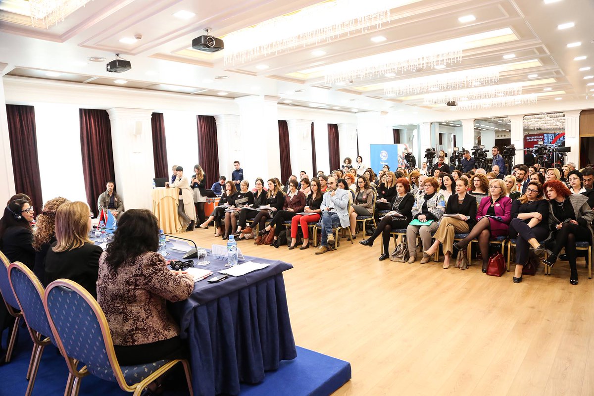 SocialeGovAL's tweet photo. "T'u ofrojmë fëmijëve shërbime sa më cilësore, deri kur të gjithë fëmijët të kenë mundësinë të rriten në familje" https://t.co/Tatyk89RhT