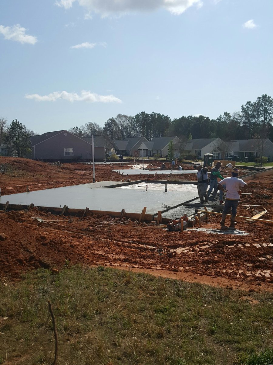 TheQCRealtorSWM's tweet photo. It's a great day to build homes! Over seeing my buyers new build in York, SC. #newconstruction #SC #realtor #savvysolutionsrealestate #ssre https://t.co/hrU1uEPutI