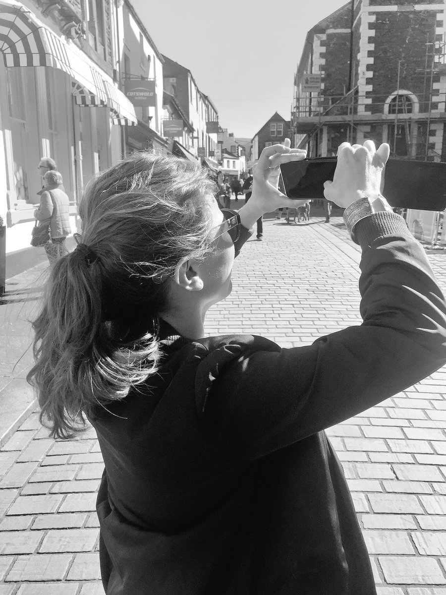 alexi_jon's tweet photo. Dutch girl captures "glitch in the matrix" #Merthe #Keswick #Matrix #photography https://t.co/MHcy2wBYTp