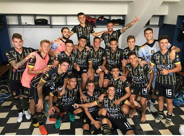 PorOlimpo's tweet photo. La foto de @saidllambay luego del gran triunfo de la reserva de #Olimpo 4-1 sobre #Talleres en Córdoba. https://t.co/STb0ZHb2db