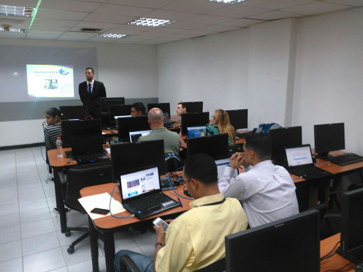 SUSCERTE's tweet photo. #Ahora | #FormaciónSuscerte | Curso Básico de informática Forense en el #TsjDEM por el especialista Oscar González. https://t.co/Y9o8iKwQ95