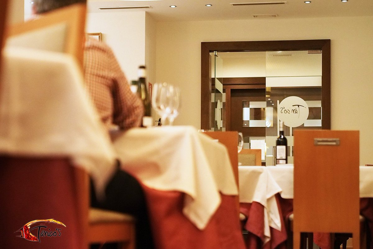 RestTanicos's tweet photo. #Hoy le hemos hecho una foto al salón de tu otra casa... #Tánicos  😉  #Bienvenido #Siempre #Miércoles #Fuengirola #Mijas #Málaga https://t.co/hMJ7WwRCRp