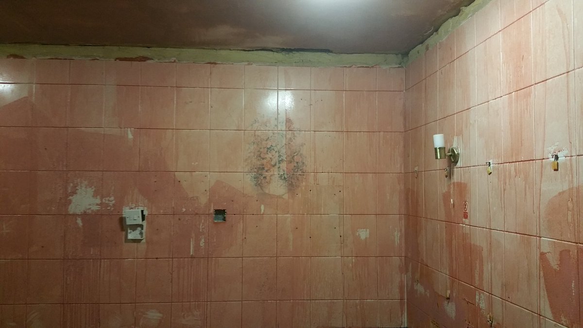 sparky0778's tweet photo. Starting the shower room refit at bulbury woods golf club abd coming along nicely https://t.co/NKoIsqMMhP