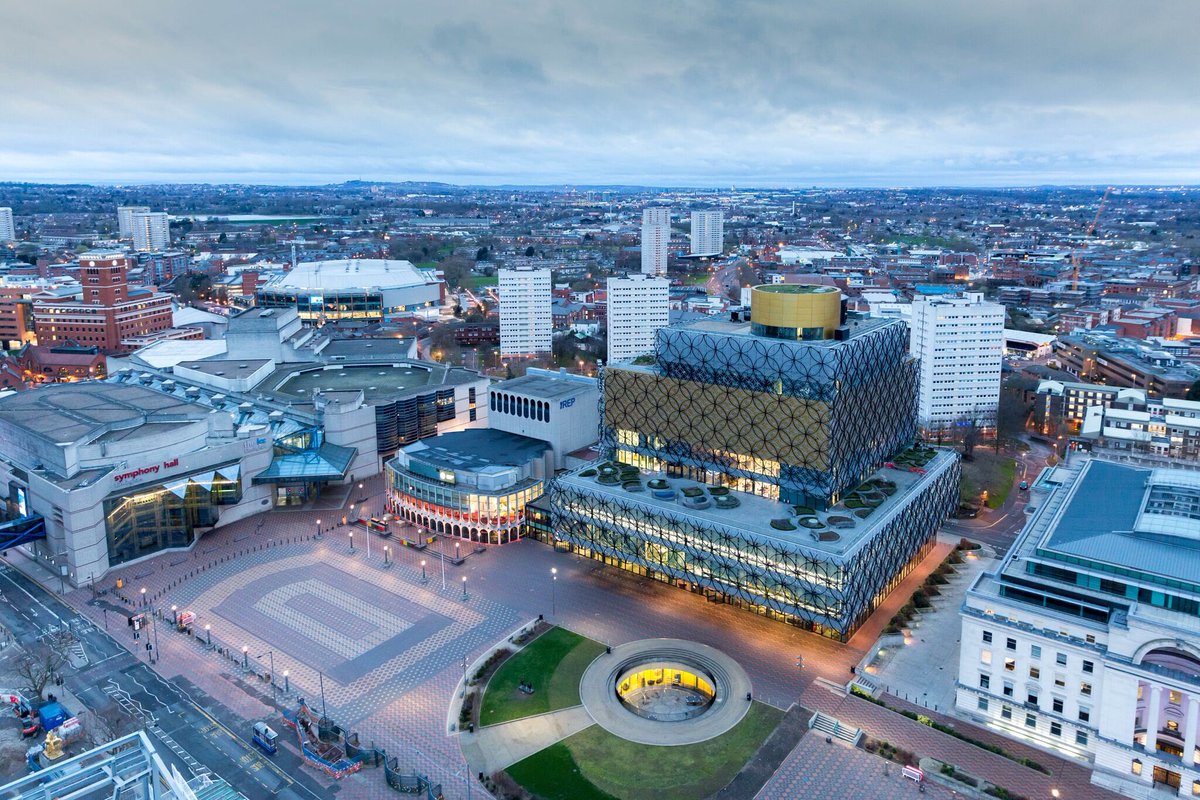 BhamUpdates's tweet photo. Spectacular images released of Birmingham’s changing skyline. #AlphaSunrise https://t.co/MV8FgxLAwi https://t.co/IjUzhYR9b5