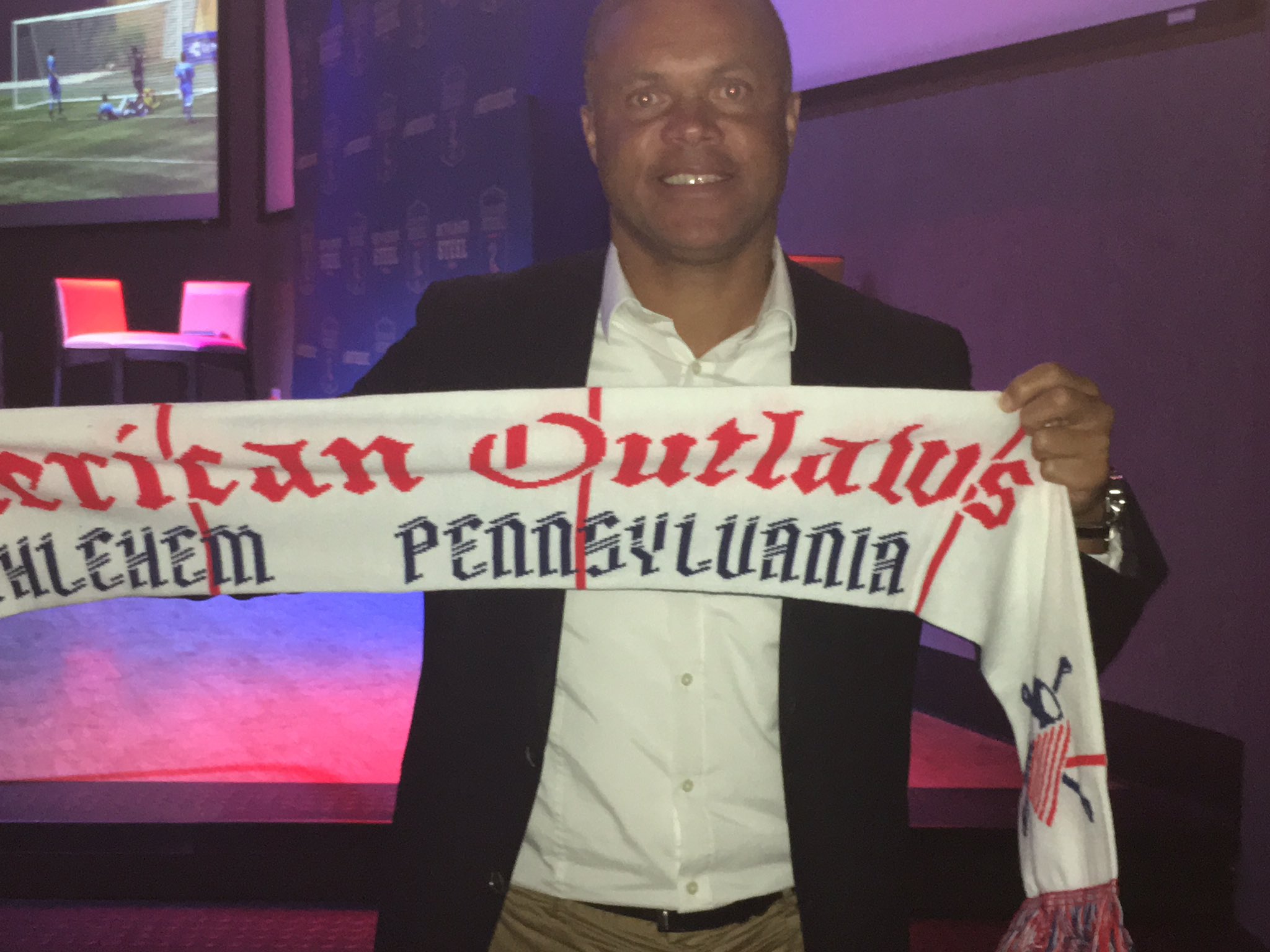 Happy Birthday to Hall of Famer Earnie Stewart 