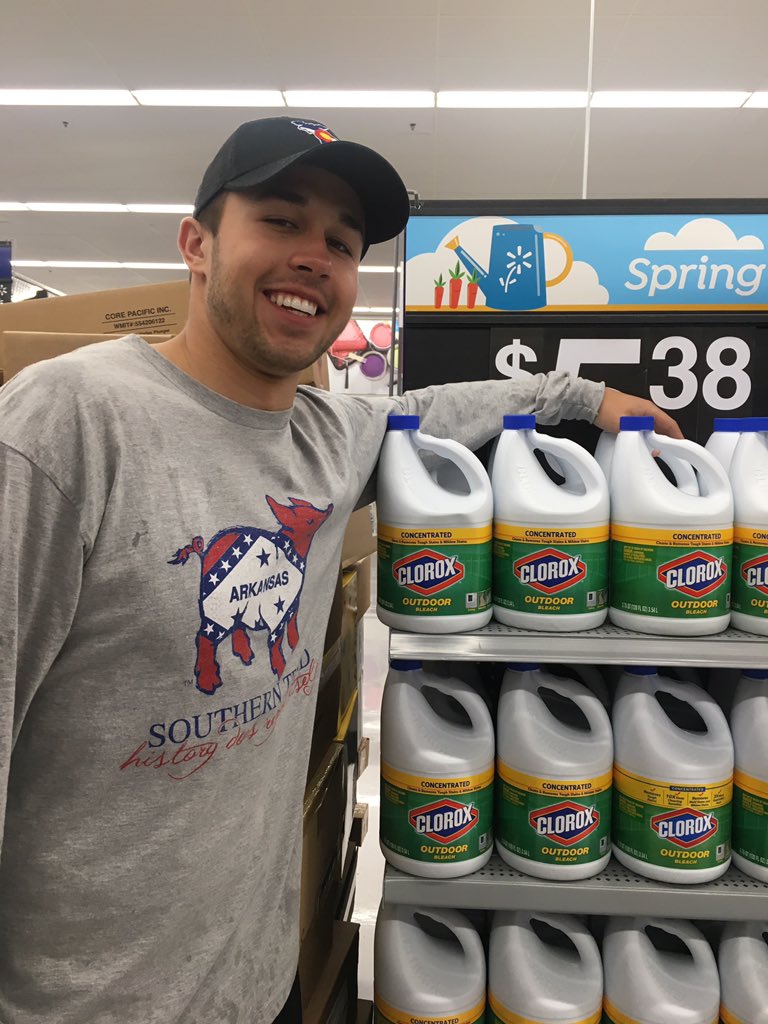 NWAPinheads's tweet photo. Super proud to announce our new sports drink sponsor Colorox outdoor bleach! Quench your thirst while you're out there hittin some pins! https://t.co/B9vS8wfhc1