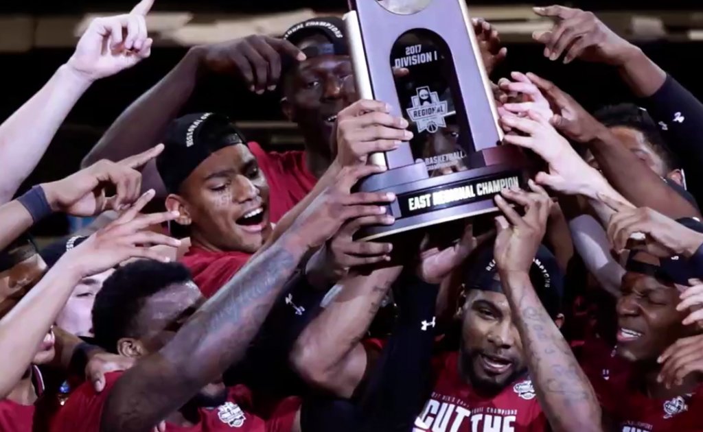 TheTopTV's tweet photo. #NCAATournament could be a historic moment for #TheHuskies!

https://t.co/LZoMjeMhdq https://t.co/szfshjMNwT