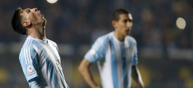 InsideTWorld's tweet photo. The sanction to Messi is seriously threatening the World Cup for Argentina https://t.co/6gz5DvUKD4 https://t.co/aoxxgXMyEk