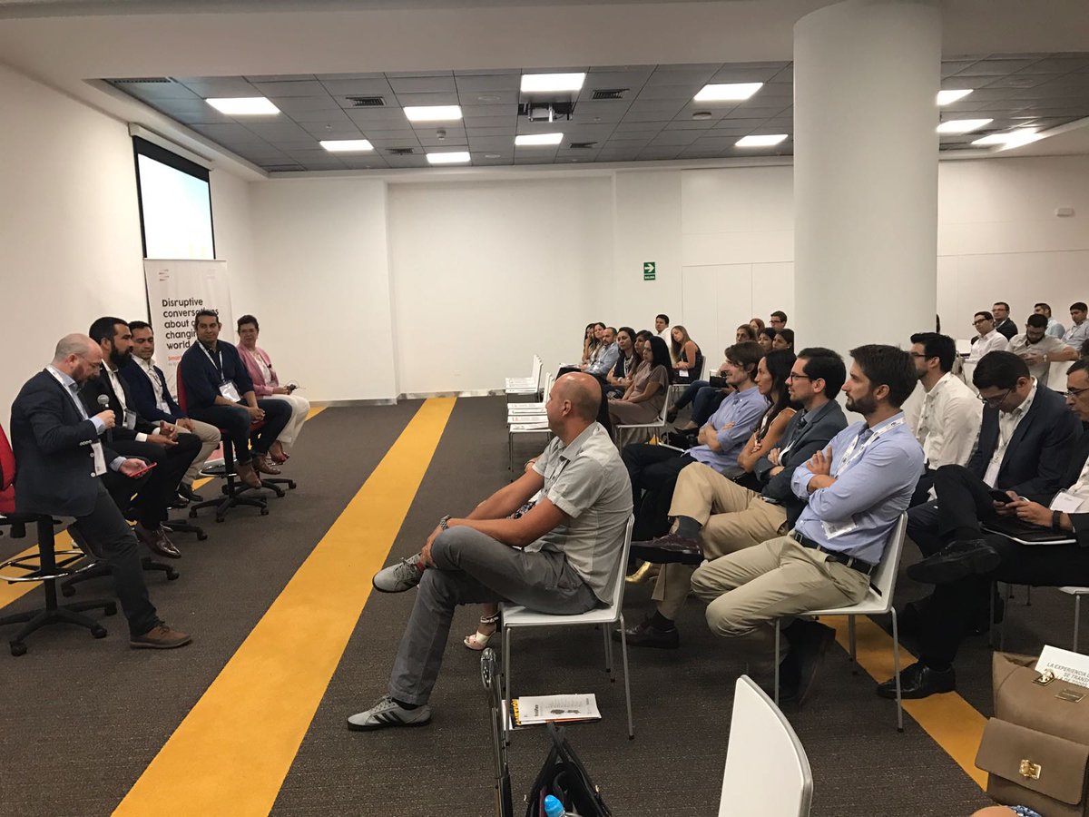 3goffice's tweet photo. ¡Panel de CEOs moderado por @alex_rrebrand! Exponen conclusiones sobre el papel del líder: ¿Cómo generar transformación en retail? #rdcLima https://t.co/1yM8QAEziT