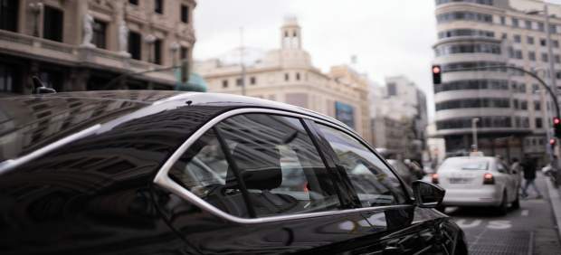 InsideTWorld's tweet photo. Über closes its services in Denmark following the adoption of a new law on taxis https://t.co/JRZzjPT6oH https://t.co/kjT8ch8QEQ