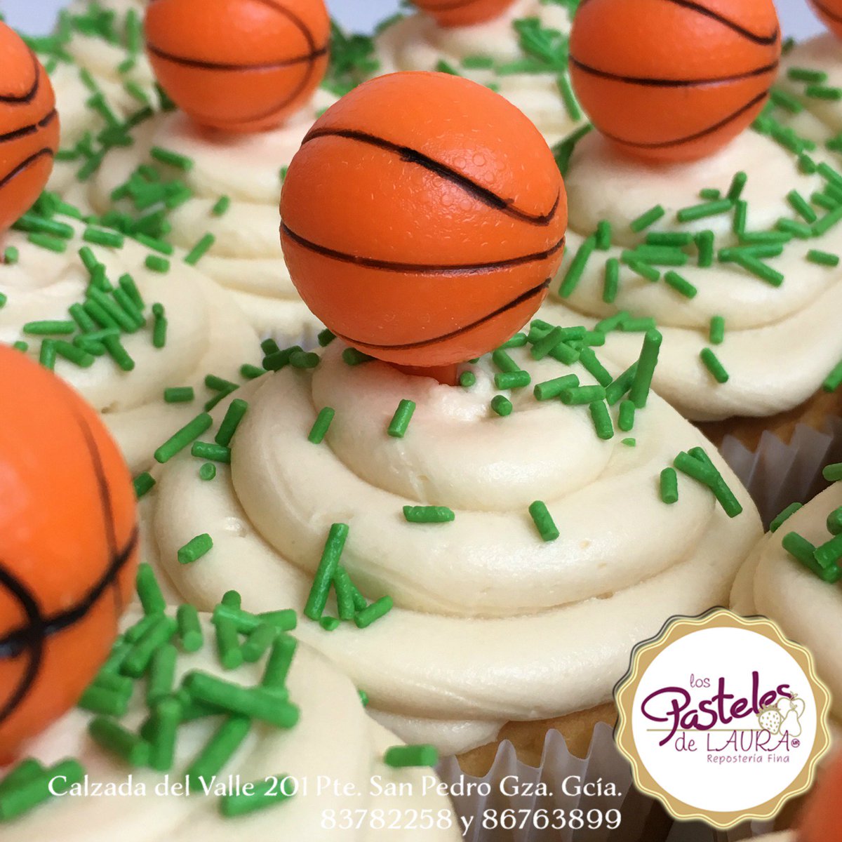 LPdLmx's tweet photo. Basketball Cupcakes - https://t.co/VGWInSHOHp - #LosPastelesdeLaura #LPdL #servicioadomicilio #compraenlinea #custommade #Mty #SPGG https://t.co/aqAA9PjZzY